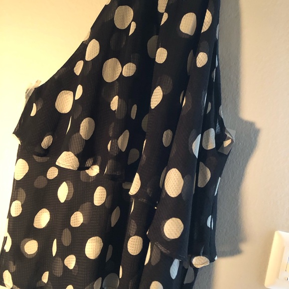 plus size blouse from Who What Wear very cute shear pilkadot - Picture 4 of 6